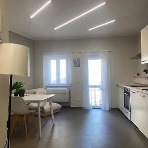 Confortevole, Pieno Centro Appartamento